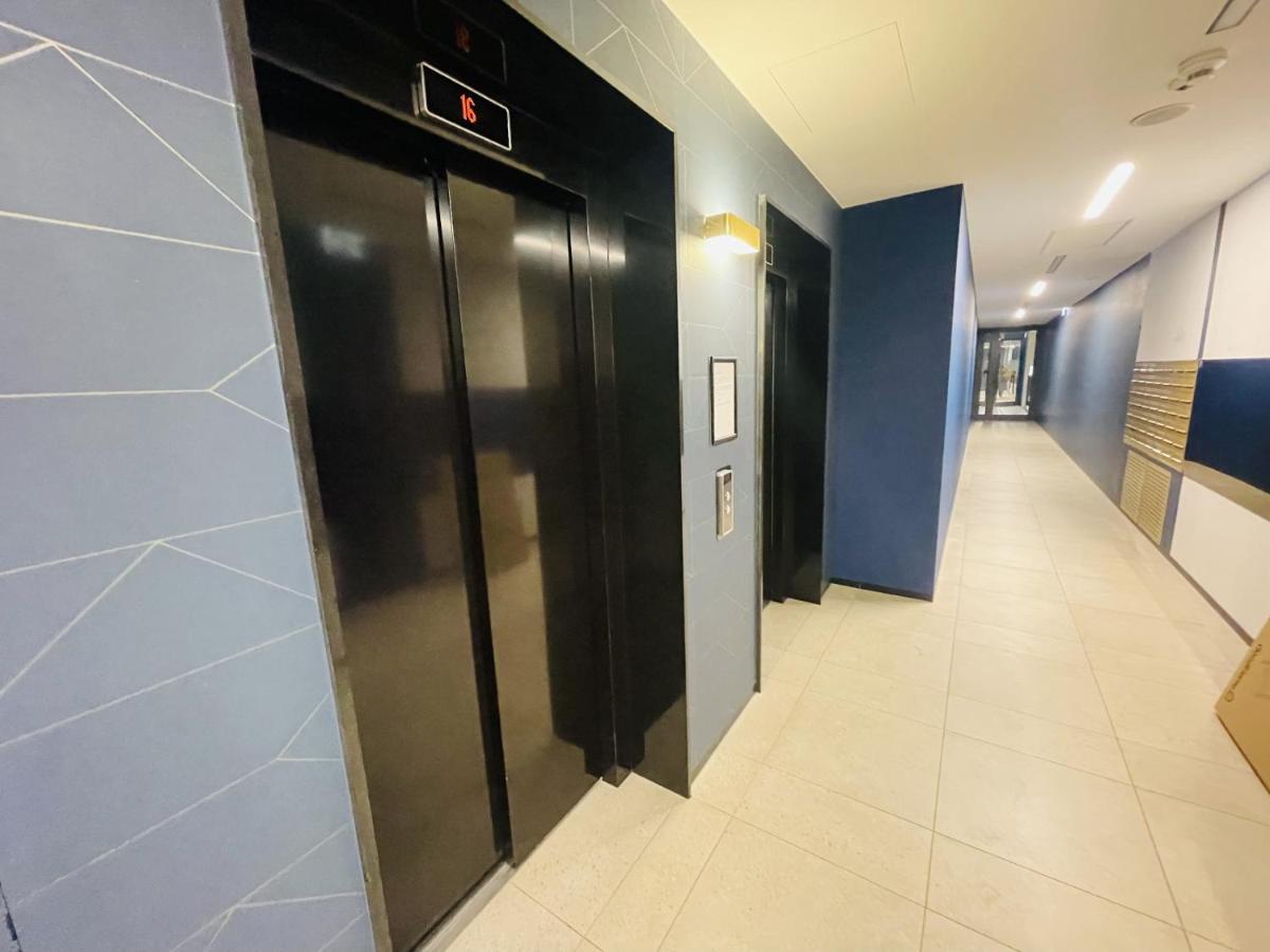 Apartament Arena Gdynia Apartment Bagian luar foto